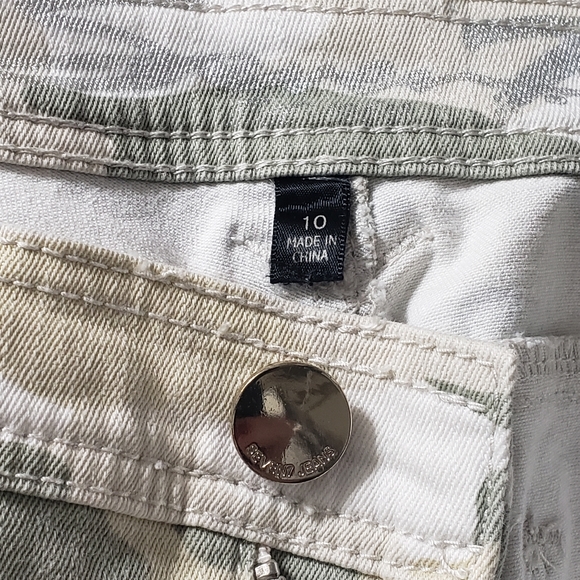 Seven7 Sz10 Skinny Easy Fit Camo Cuffed Jean - Picture 4 of 16